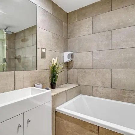 Tranquil 2 Bedroom Apartment In Southwark- Zone 1 Лондон Экстерьер фото