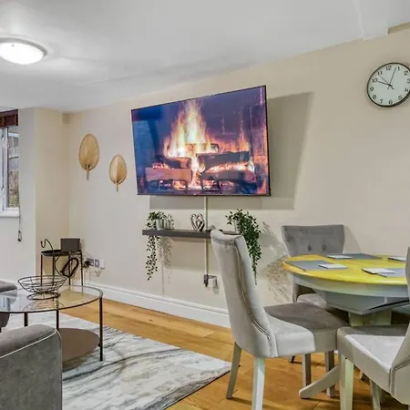 Tranquil 2 Bedroom Apartment In Southwark- Zone 1 Лондон Экстерьер фото
